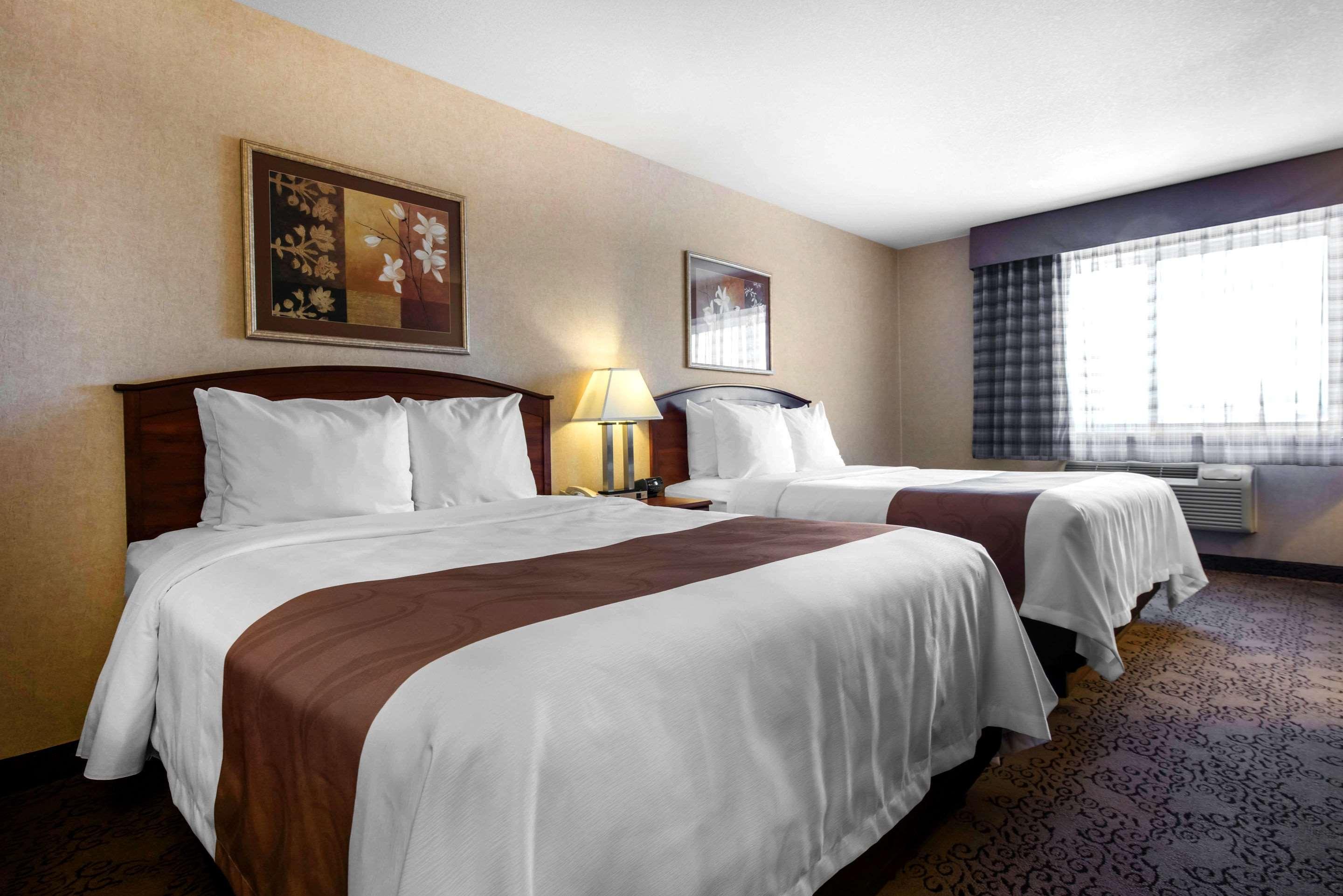 ברלינגטון Quality Inn מראה חיצוני תמונה