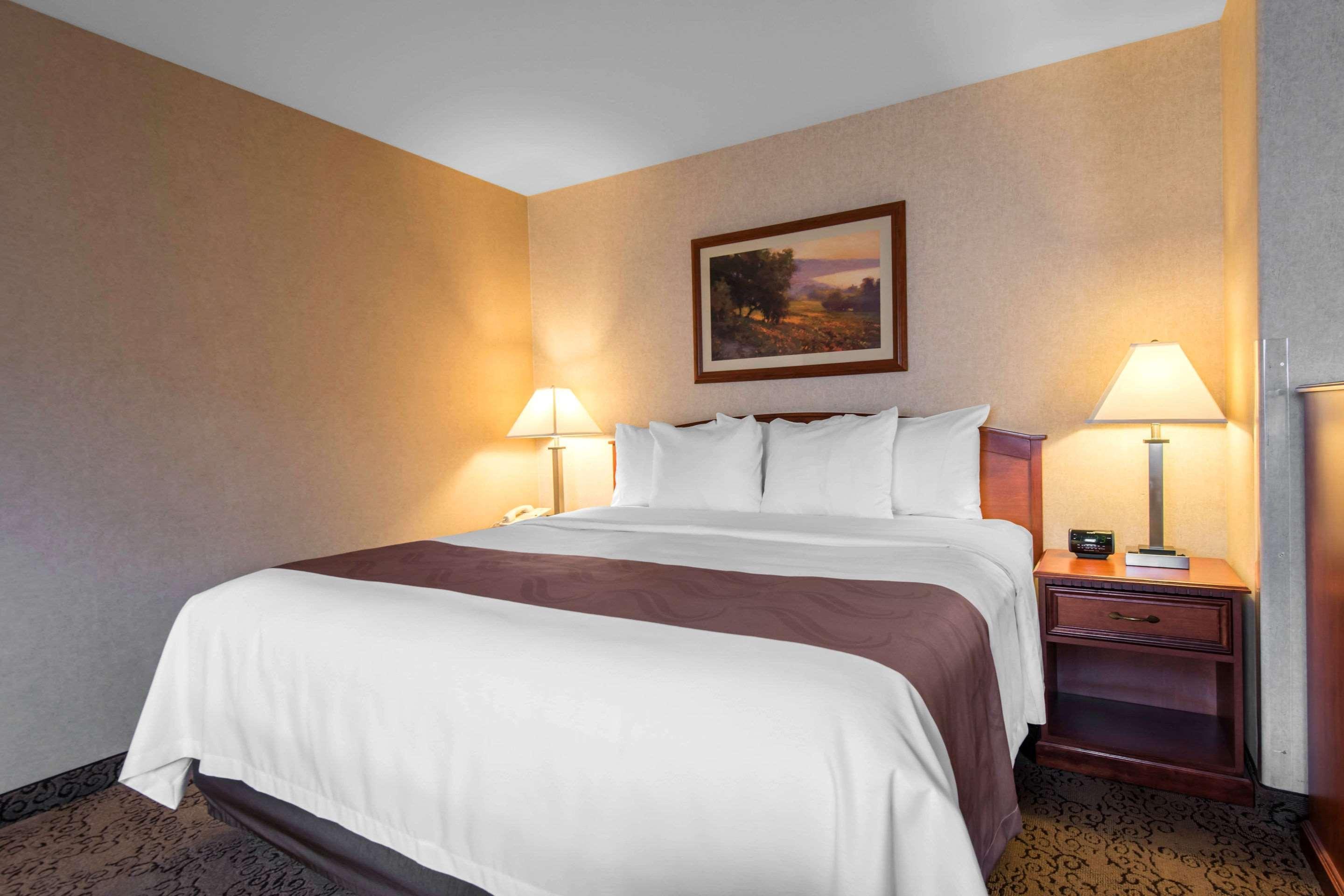 ברלינגטון Quality Inn מראה חיצוני תמונה