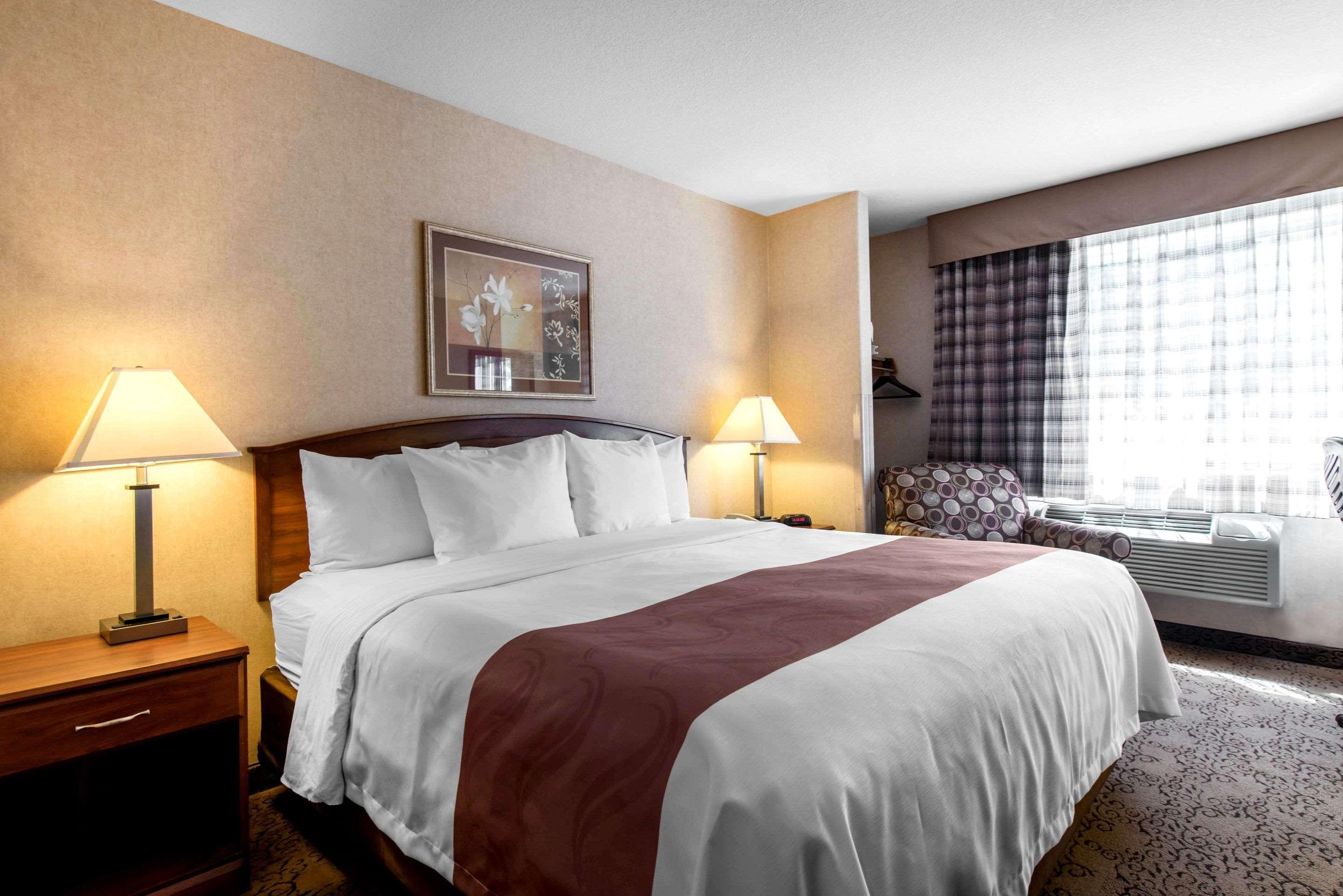 ברלינגטון Quality Inn מראה חיצוני תמונה